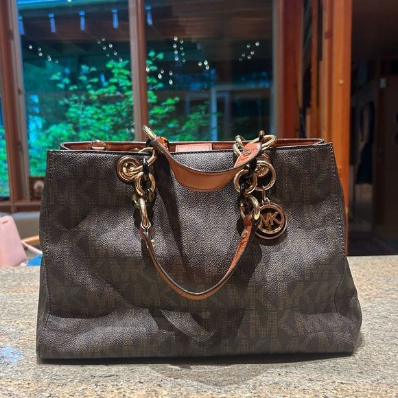 Michael Kors Chain Tote Bag - Picture 1 of 14